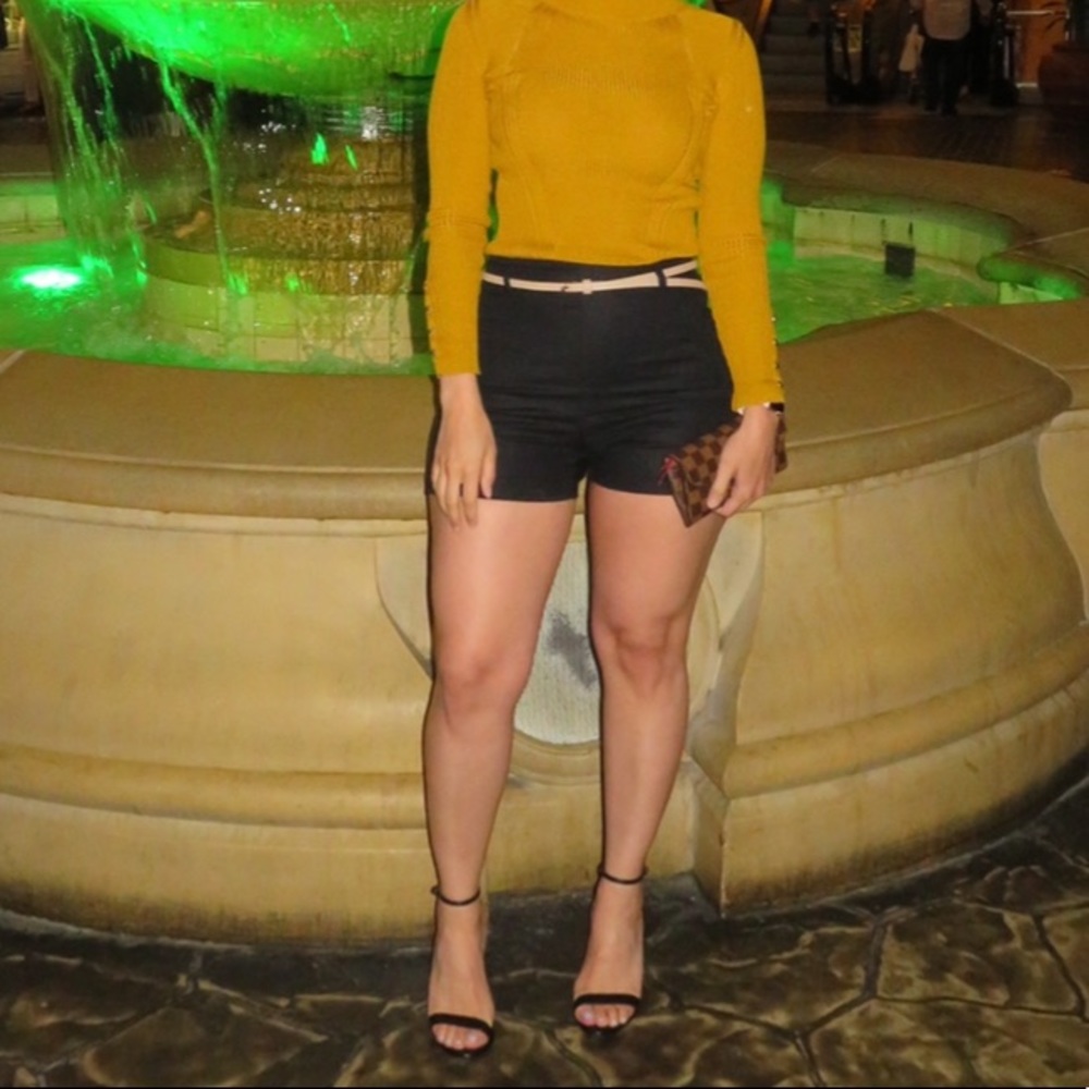 Black Zara shorts with belt